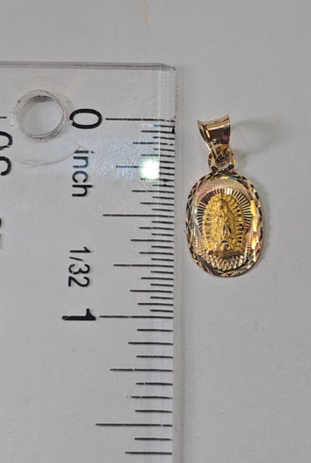 14k Gold Oval Virgin Mary Pendant - Dige Virgen de Guadalupe Oro 14k