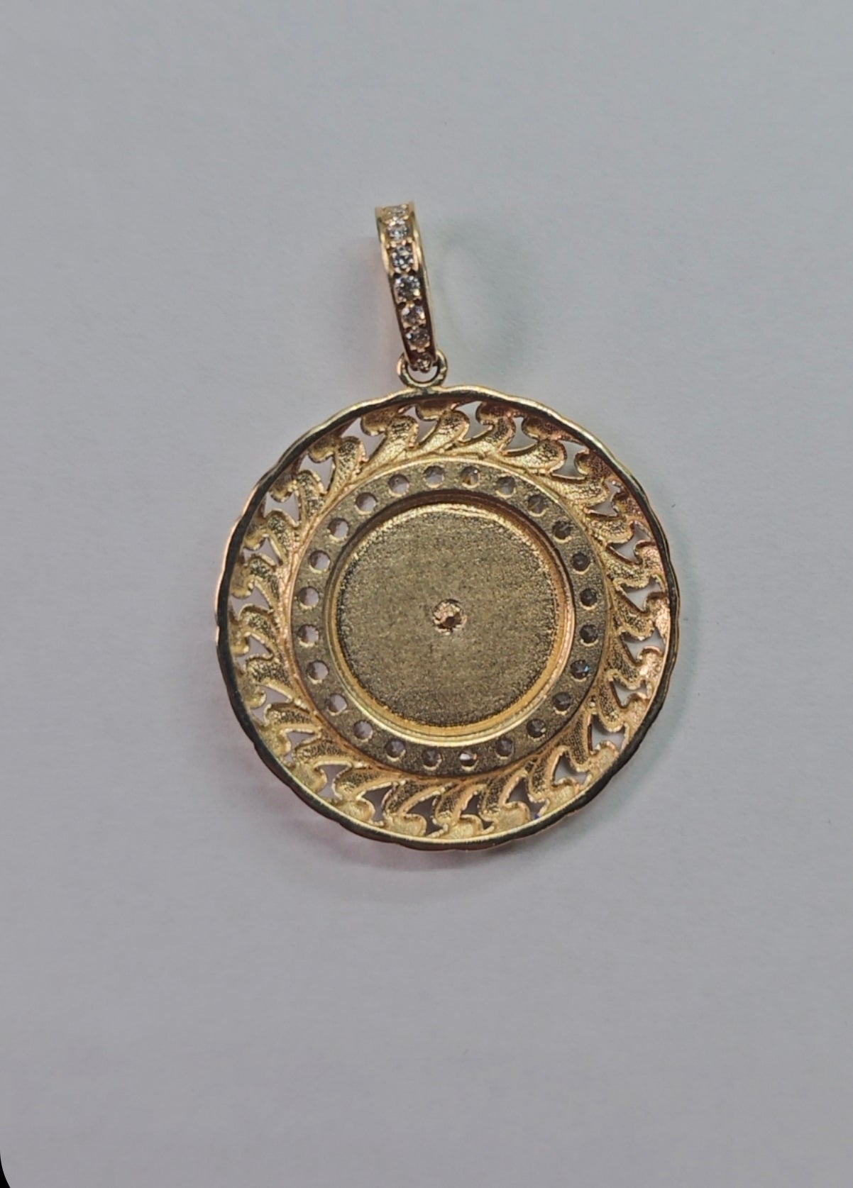 14K Gold Virgin Mary Pendant - Medalla Virgen de Guadalupe en Oro 14K