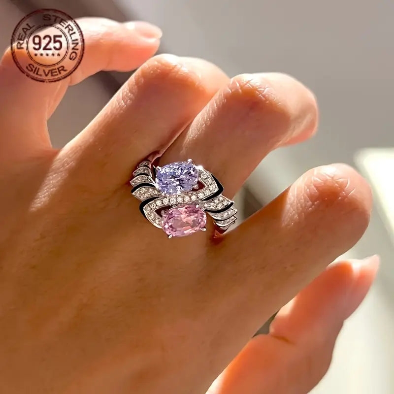 Anillo de Lujo Ligero para Mujer en Plata de Ley 925 con Baño de Oro Blanco y Engastado con Circonita Sintética Morado Rosado en Dos Tonos