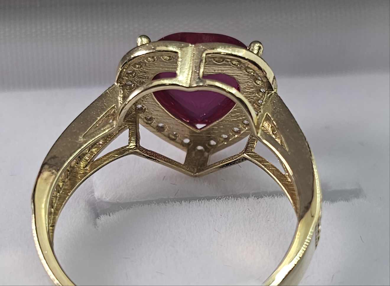 Anillo 14k Oro Amarillo Corazón Rosa