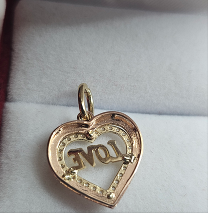 14K Gold Heart w/Love Pendant - Corazón Con Love 14k Oro Cubic Zirconia