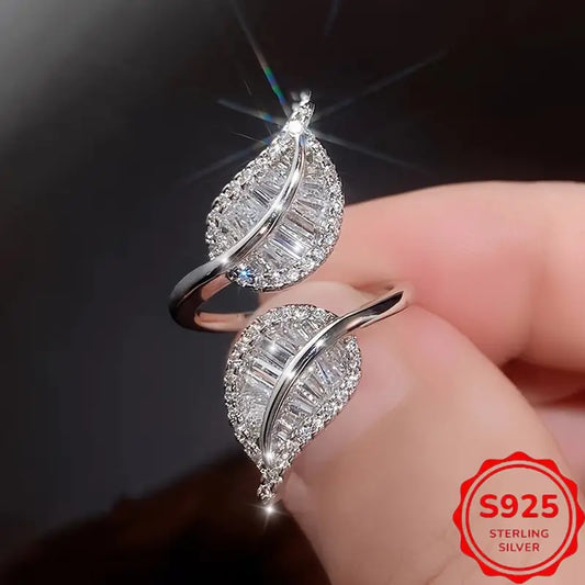 Anillo de Hoja Elegante, Con Circonita Cúbica Brillante - Plata de Ley 925