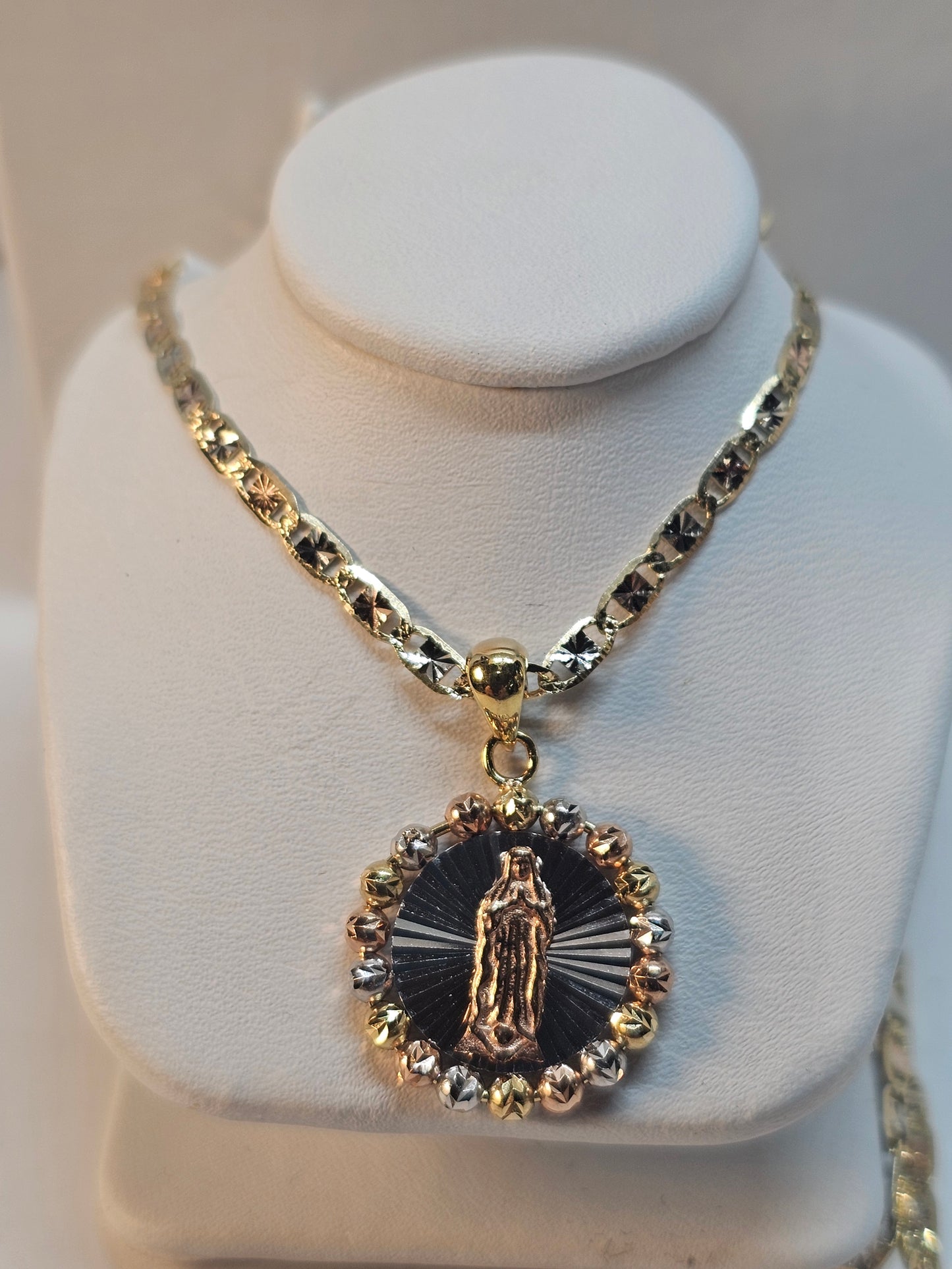 Dige Virgen de Guadalupe y cadena 14k oro