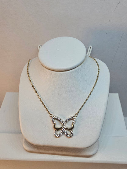 14K Gold Butterfly Chain and Pendant - Gargantilla Mariposa de 14k oro