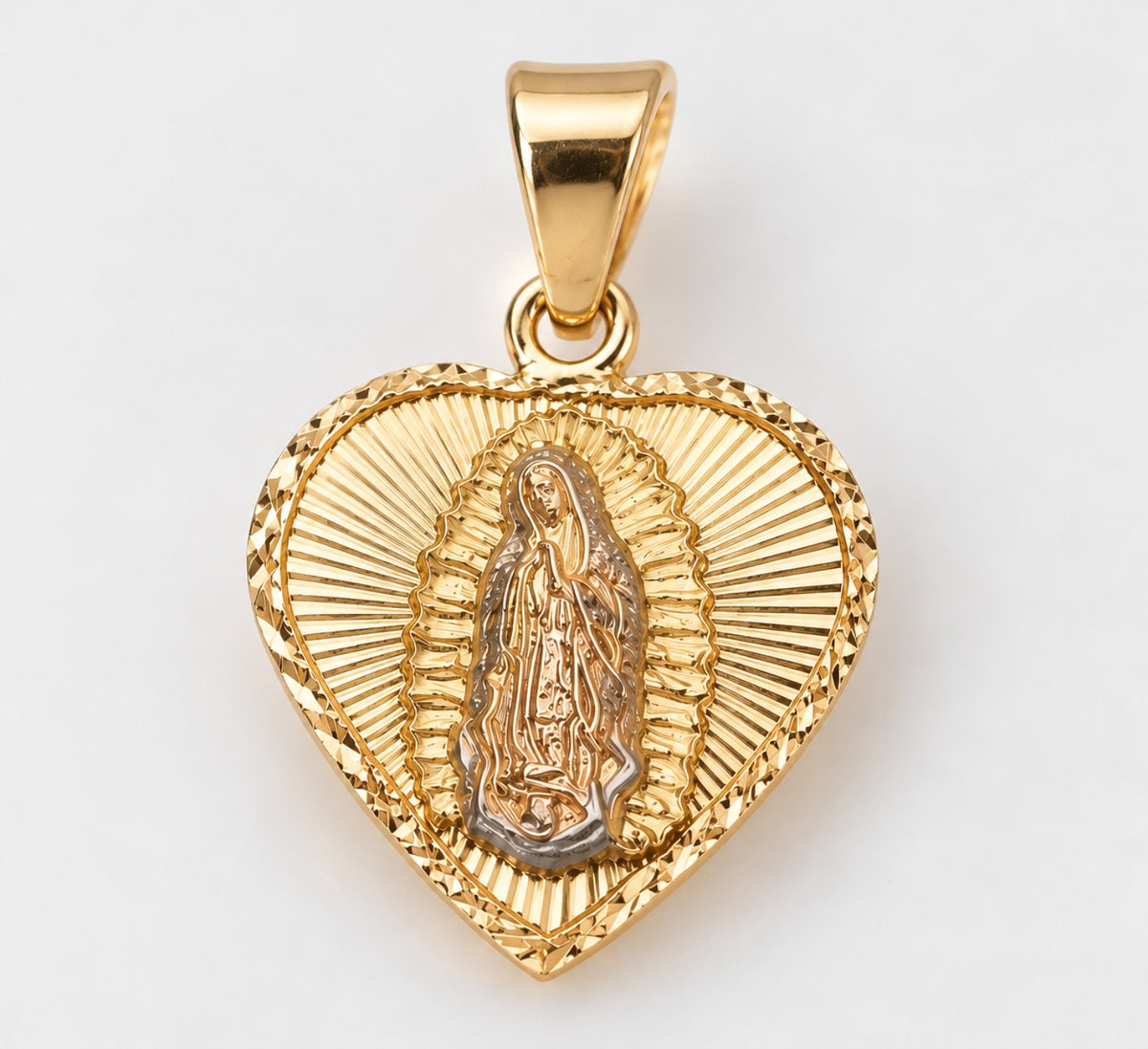 Dije de Virgen de Guadalupe en Corazón de Oro 14K