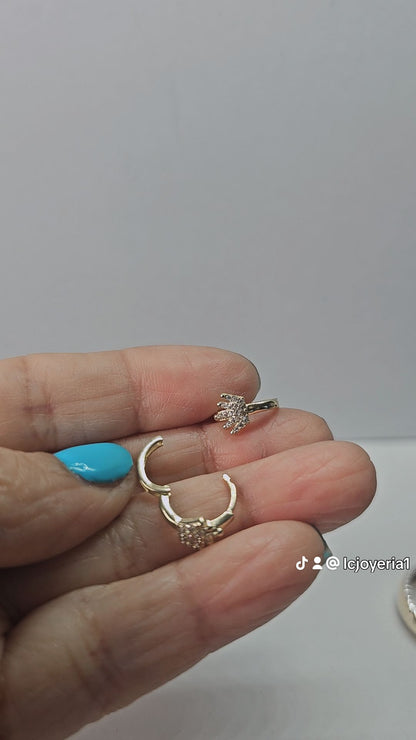 14K Gold Huggies Crown Earrings - Aretes 14k huggie corona