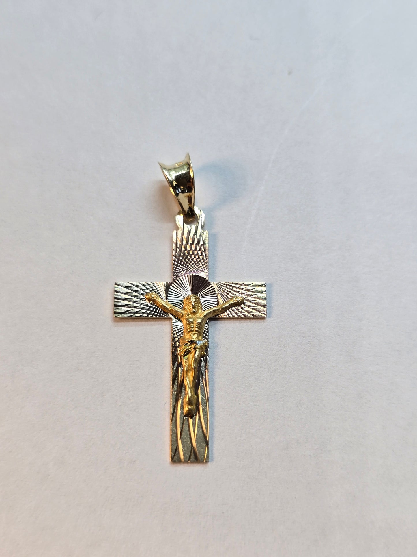 14K Gold Cross Pendant - Cruz 14K con Crucifijo