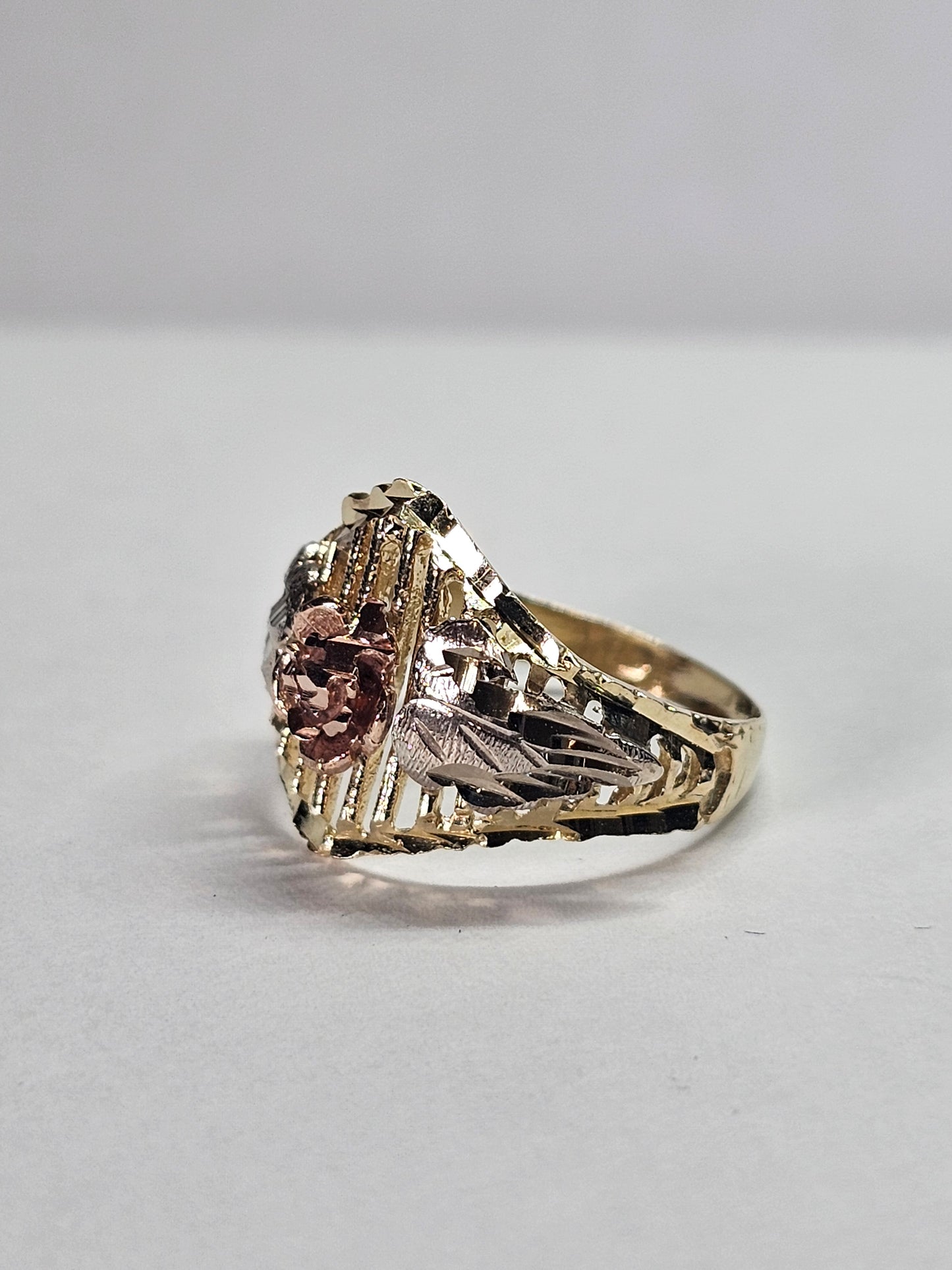 Anillo con Rosa 3 tonos  14k