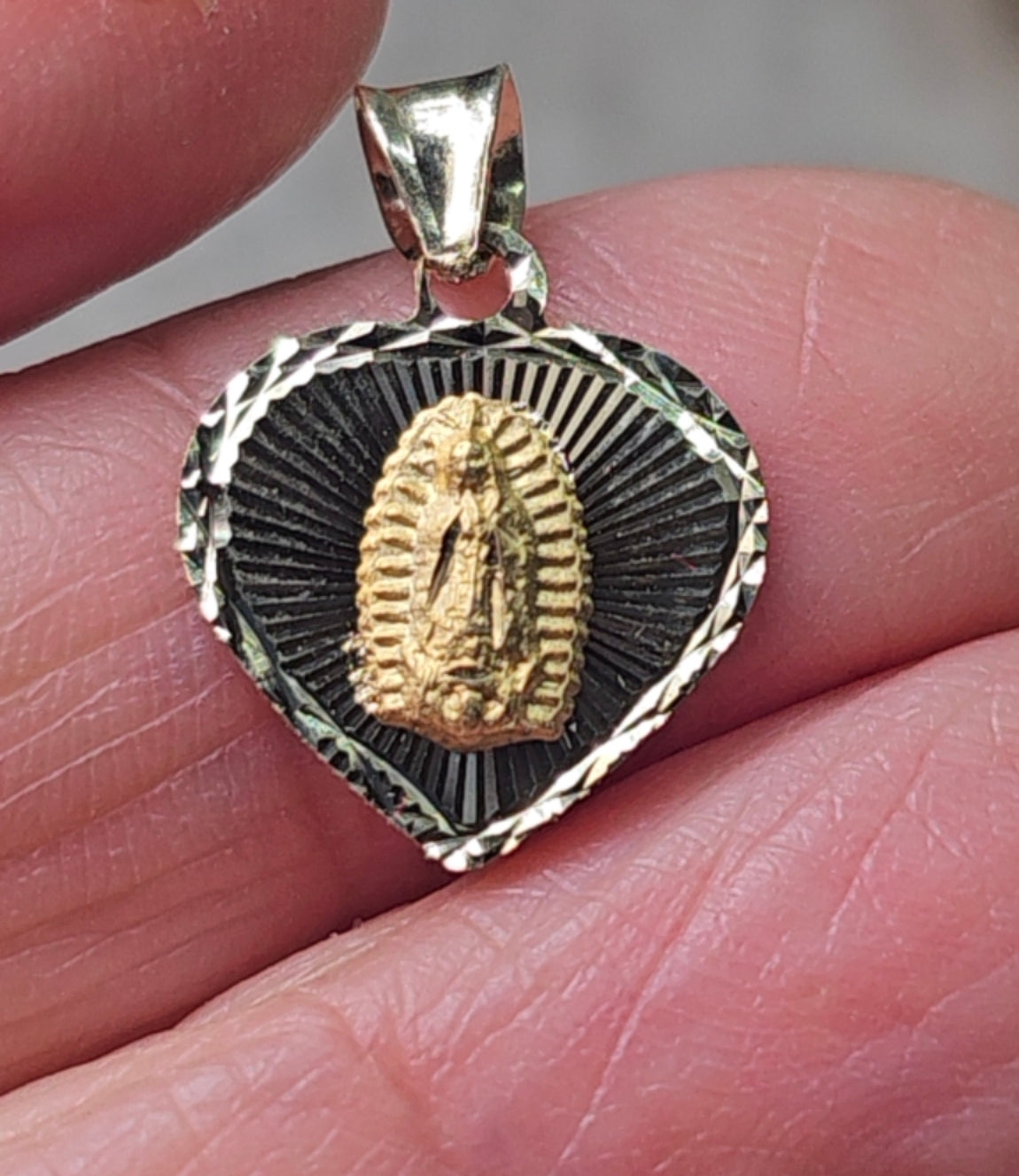 14K Gold Heart Virgin Mary Pendant - Dige Virgen de Guadalupe Corazón Oro 14K