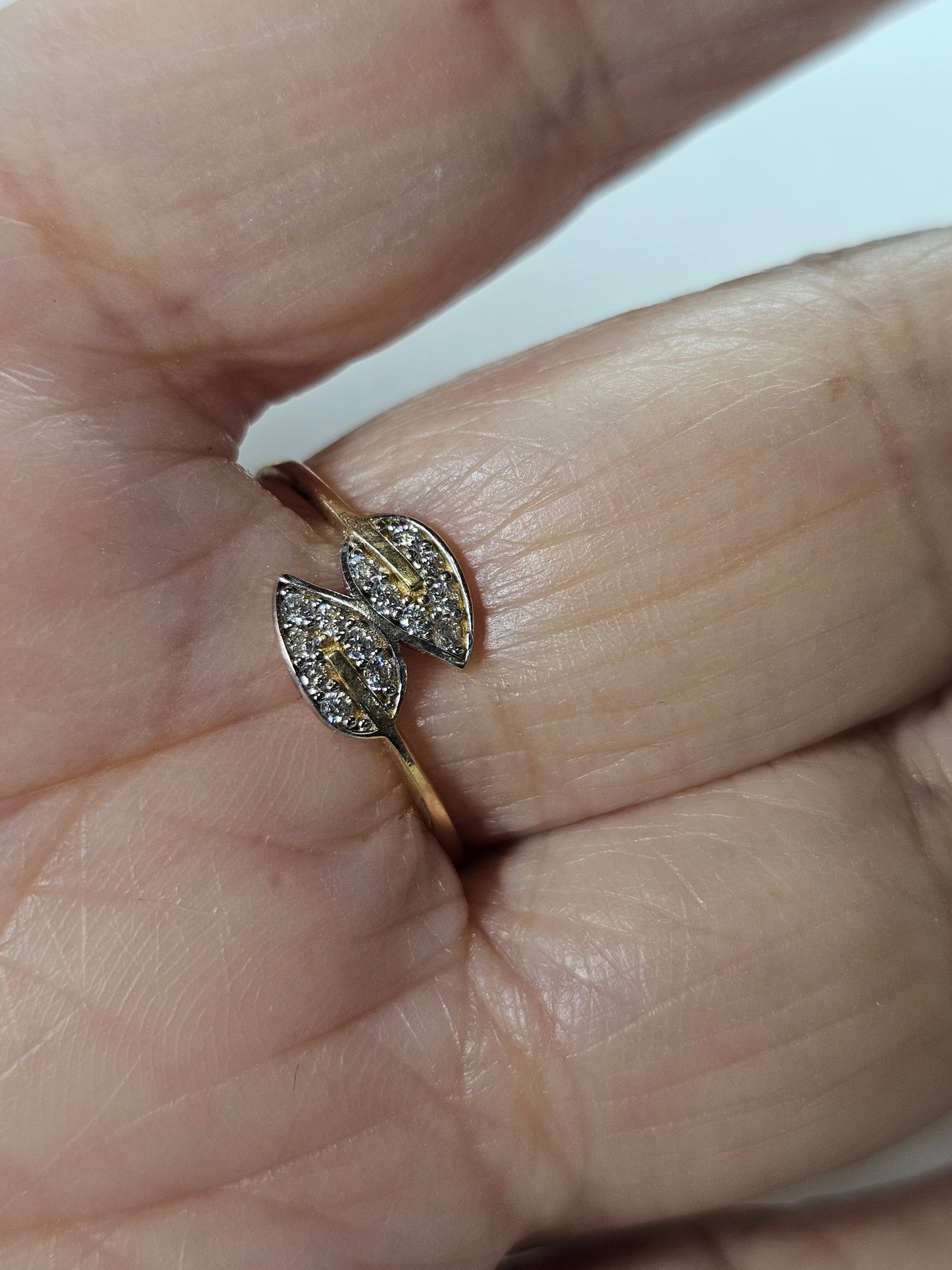 Anillo con hojas 14k