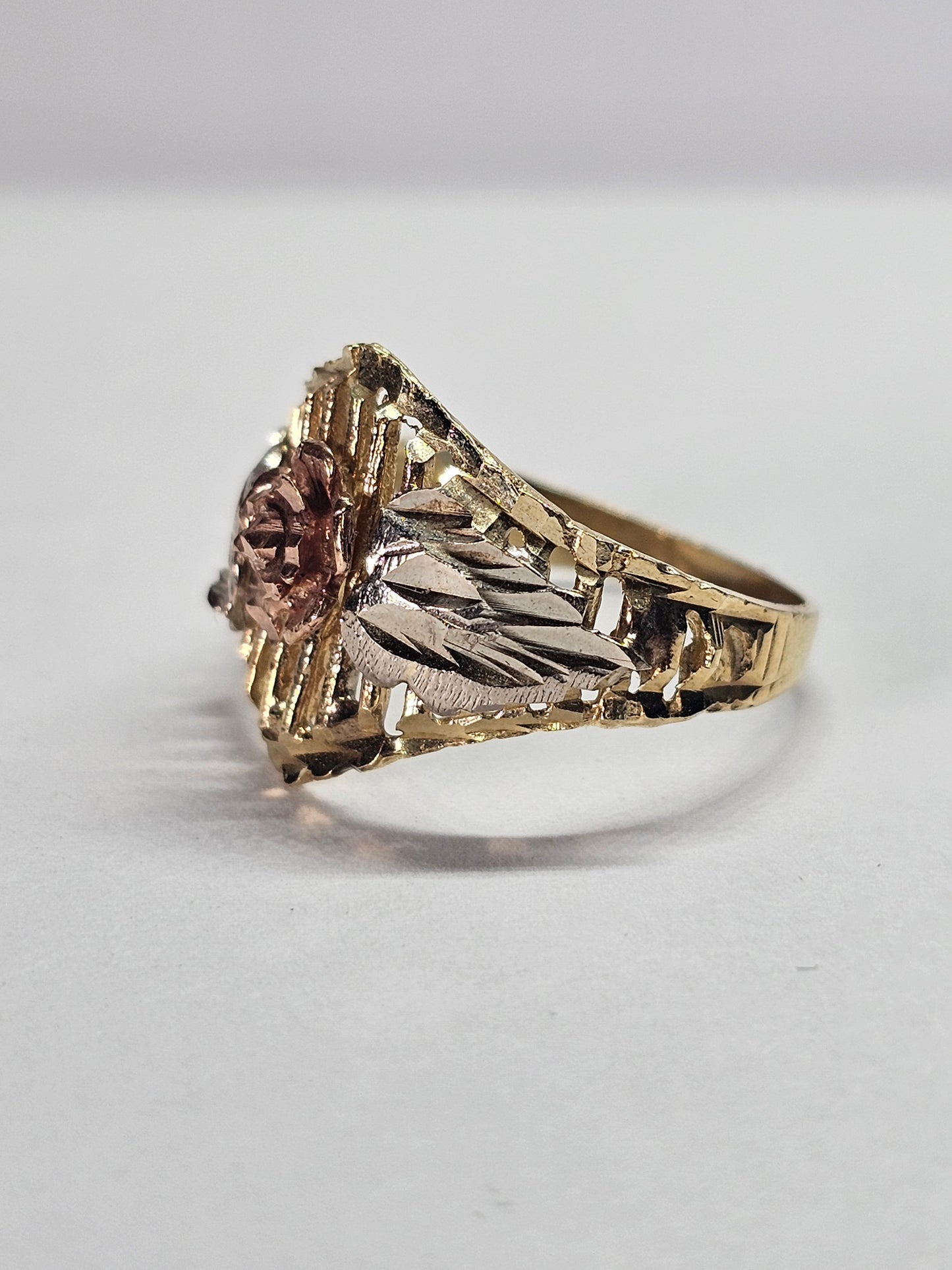 Anillo con Rosa 3 tonos  14k