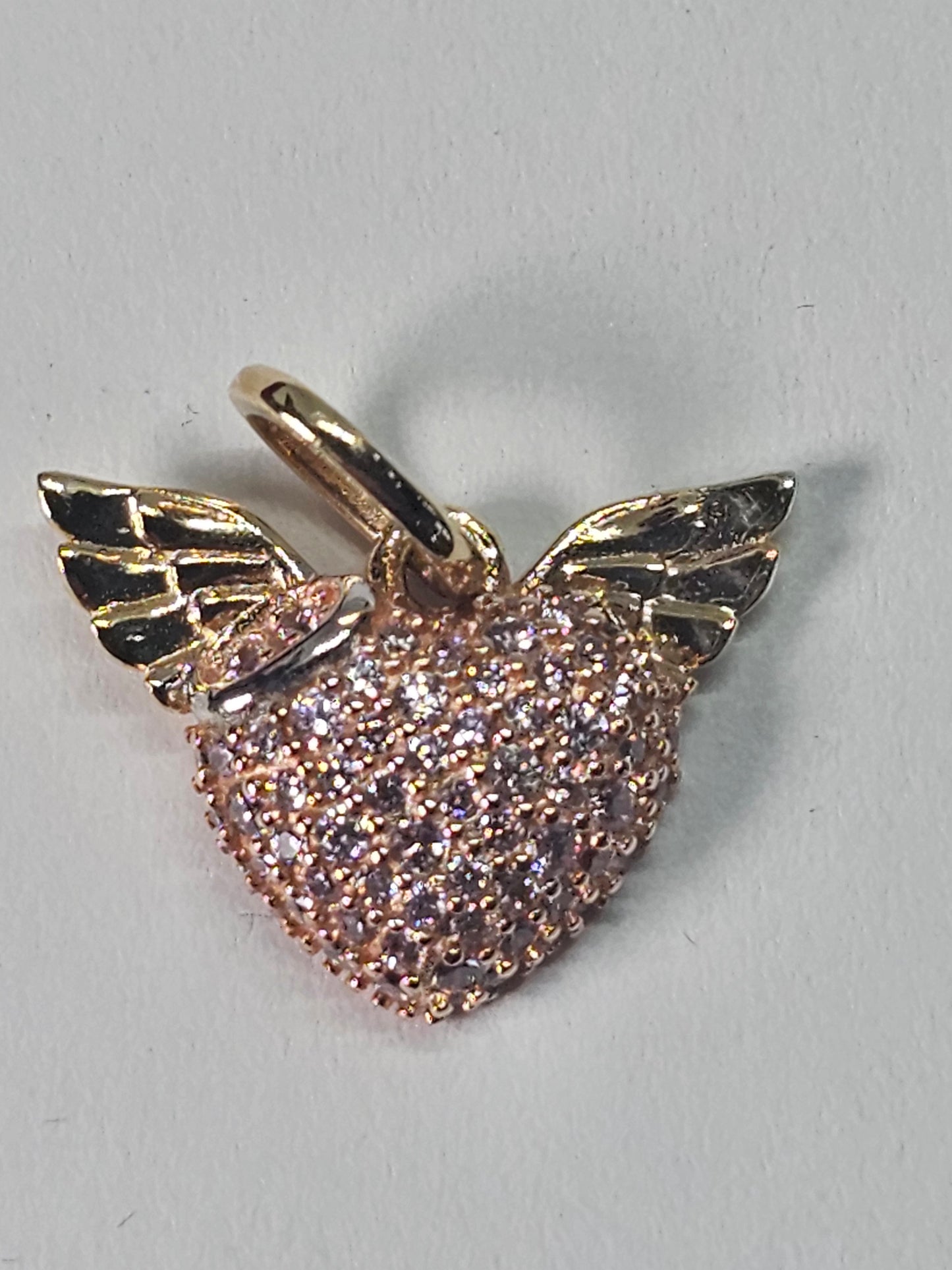 Corazón 14k Oro Cubic Zirconia Rosa Con Alas
