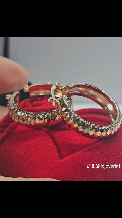14K Gold Diamond Cut Hoop Earrings - Arracada 14k oro corte de brillo