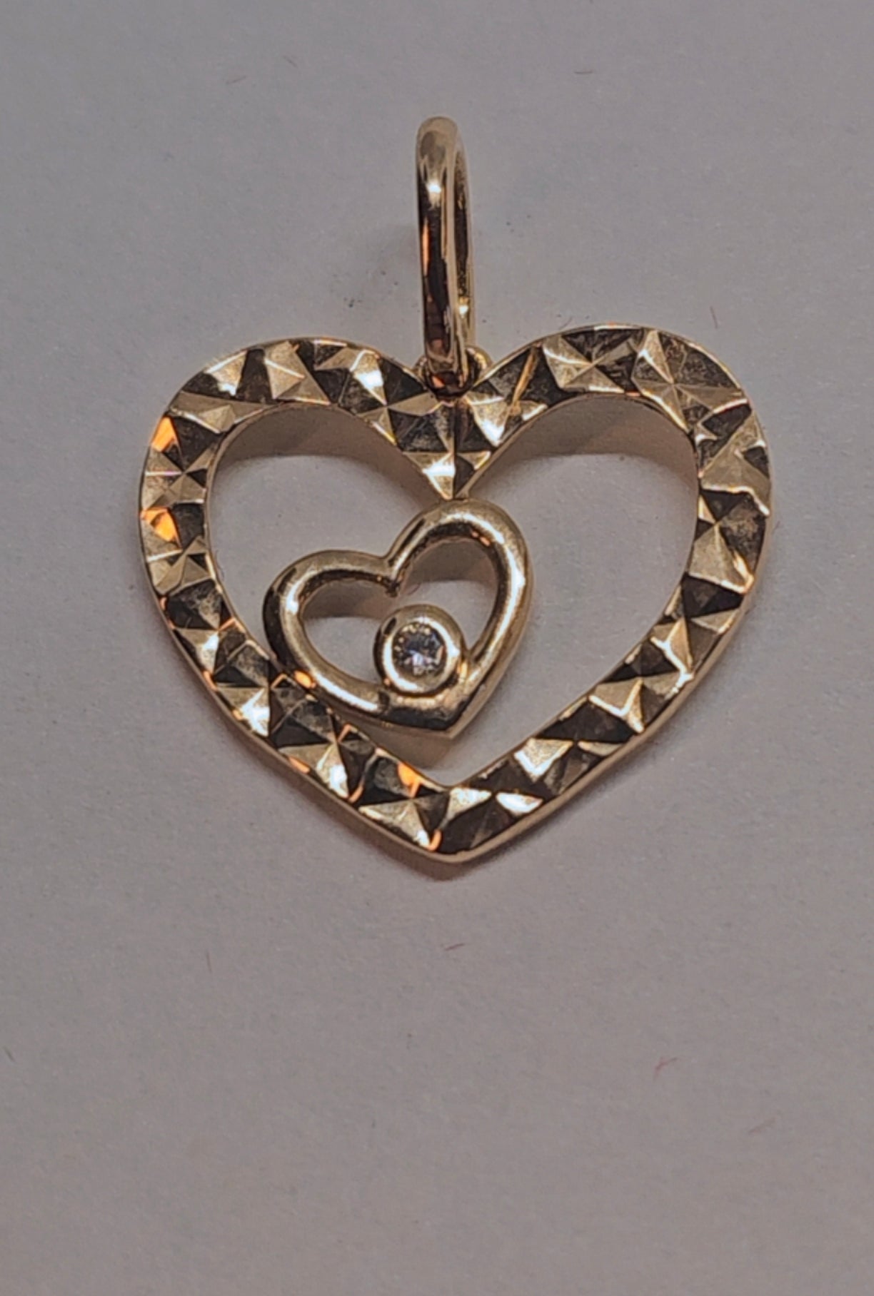14K Gold Heart within a Heart Pendant - Dige de Corazón  clasico en Oro Solido 14K