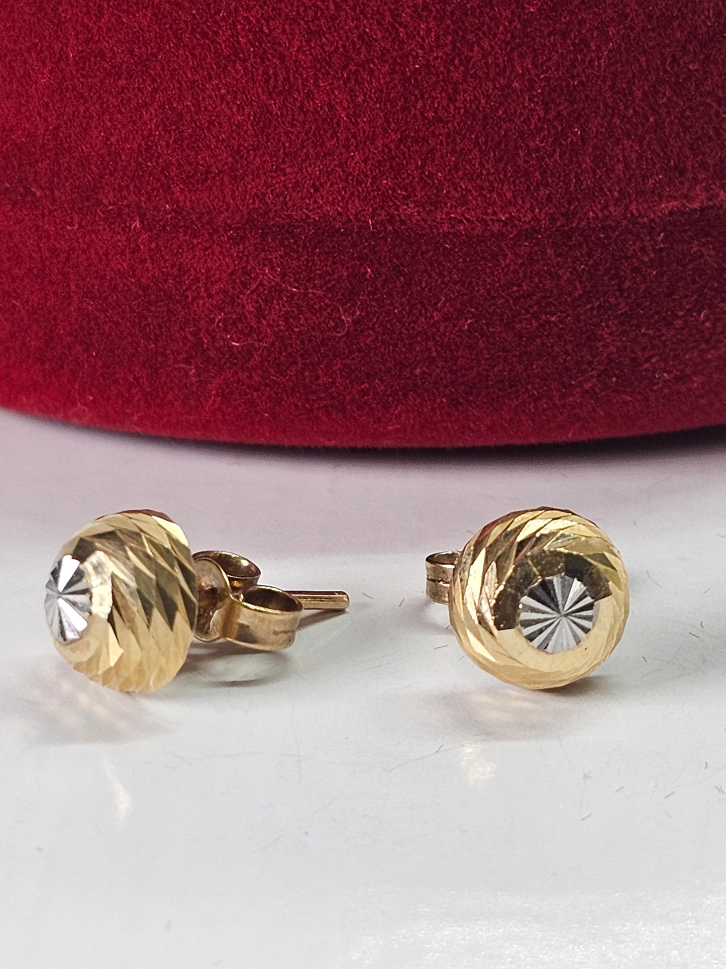 Aretes de bolita solidos 14k