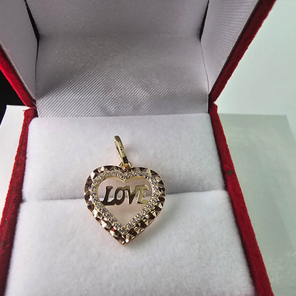 14K Gold Heart w/Love Pendant - Corazón Con Love 14k Oro Cubic Zirconia