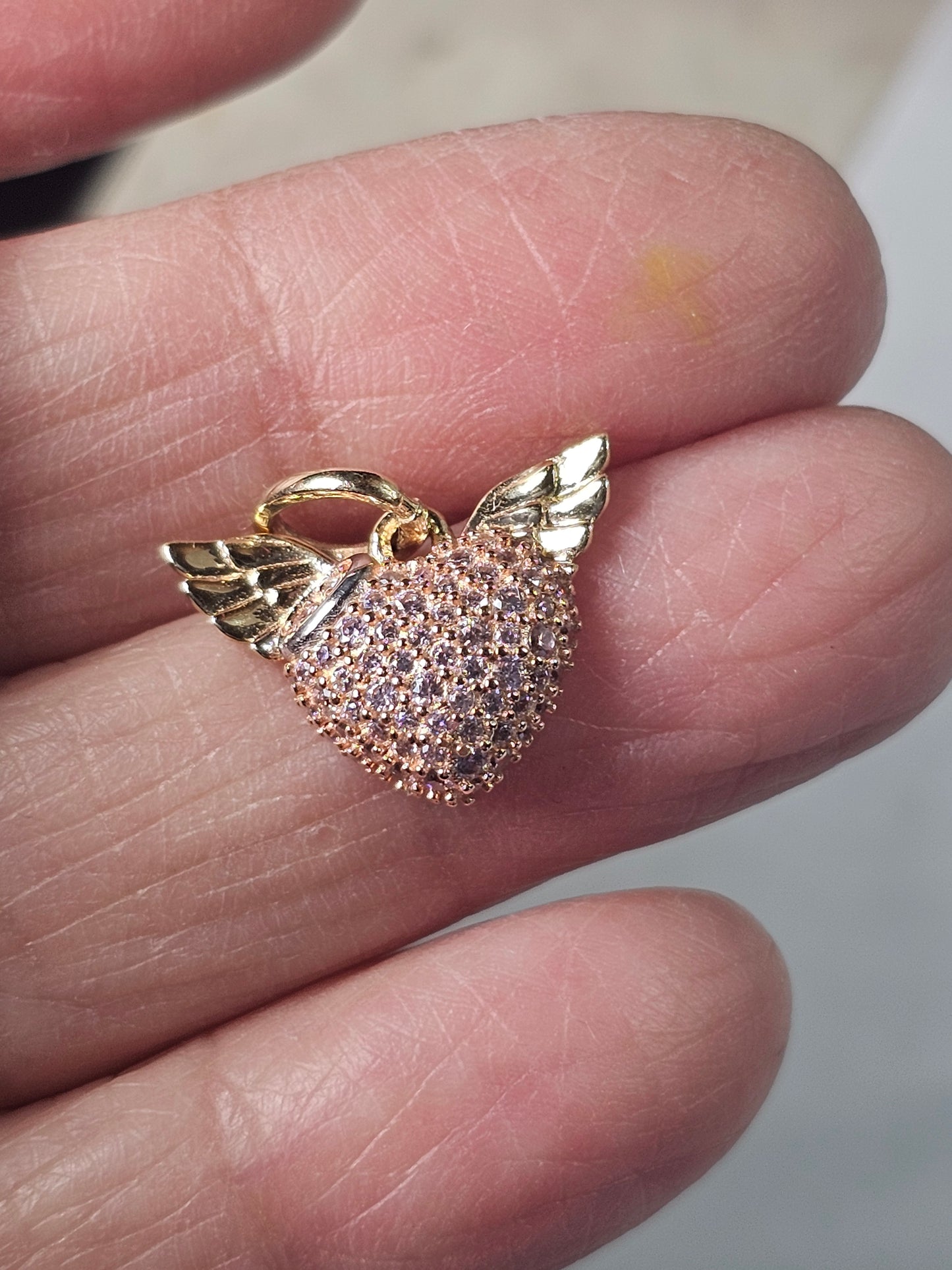 Corazón 14k Oro Cubic Zirconia Rosa Con Alas