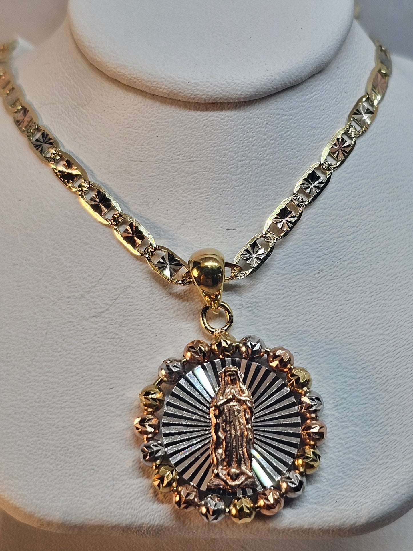 Dige Virgen de Guadalupe y cadena 14k oro