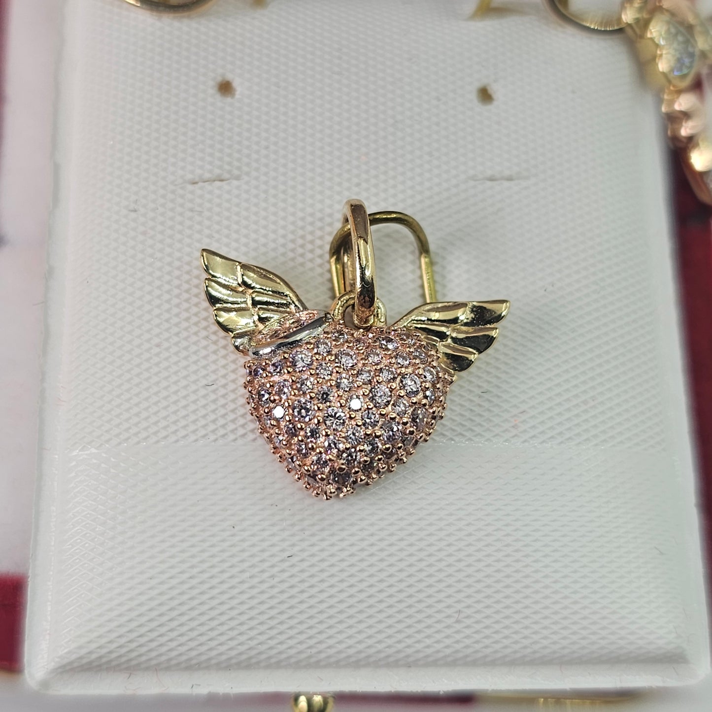 Corazón 14k Oro Cubic Zirconia Rosa Con Alas