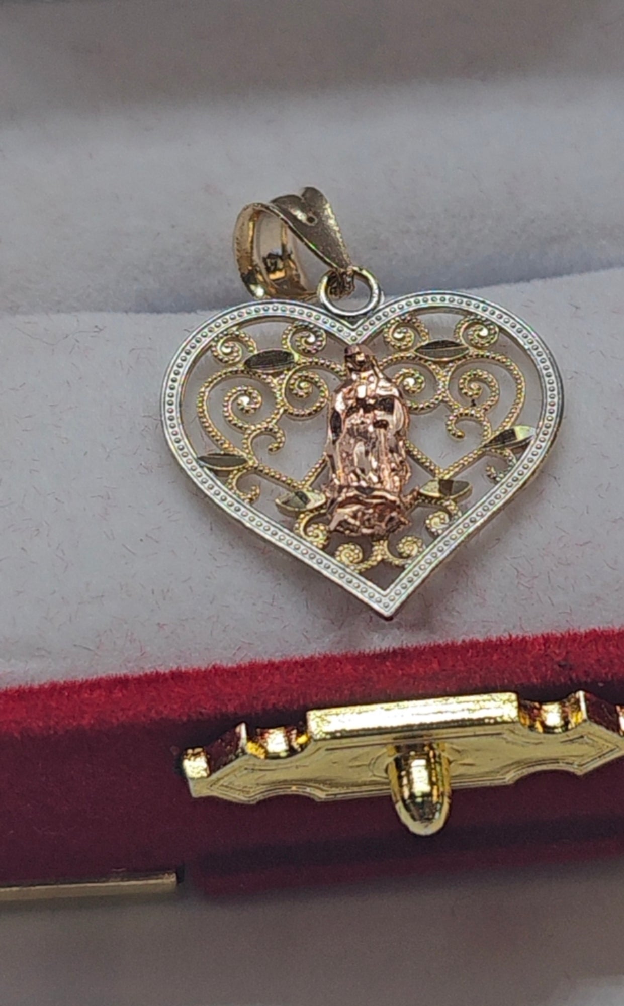 14K Gold Heart Virgin Mary Pendant - Dige Virgen de Guadalupe Corazón Oro 14K