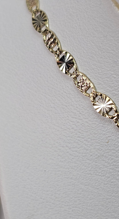 Dige Cristo con Cadena 14k Tres Tonos de Oro