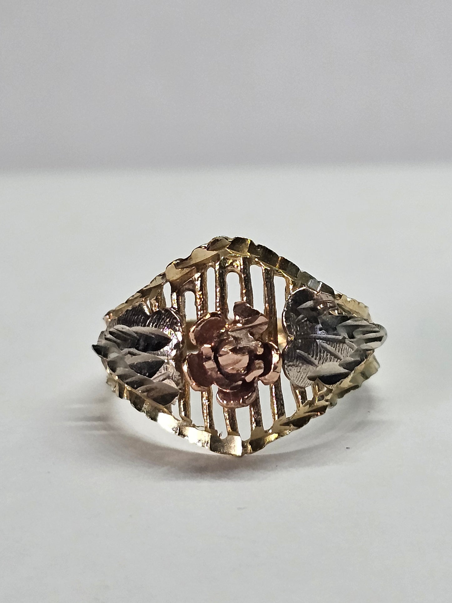 Anillo con Rosa 3 tonos  14k