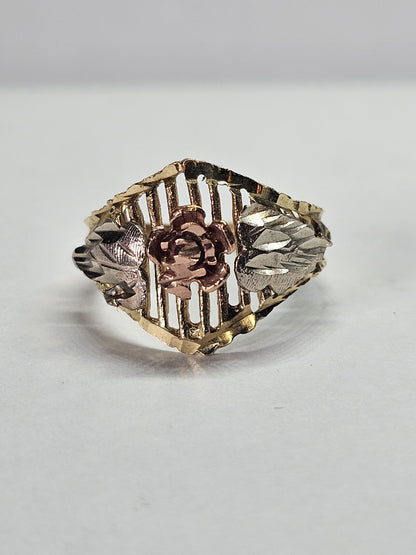 14K Gold 3-Tone Ring with Rose - Anillo con Rosa 3 tonos  14k