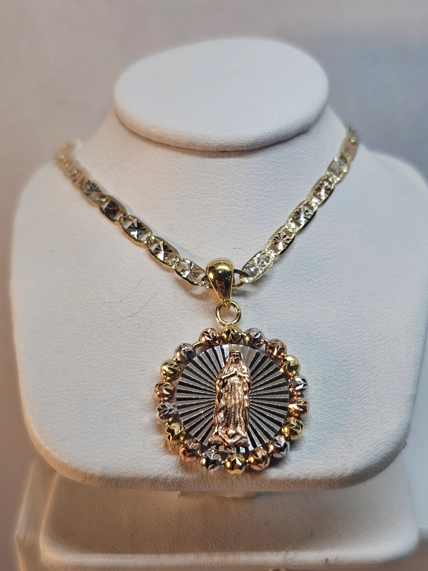 Dige Virgen de Guadalupe y cadena 14k oro